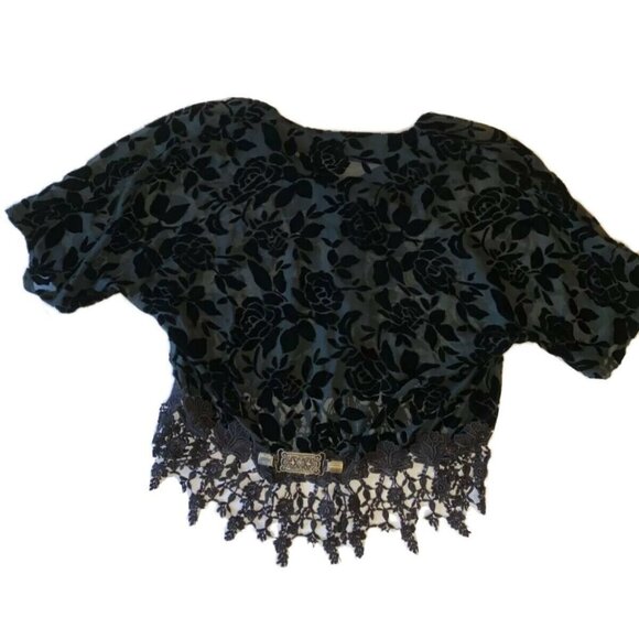 Jr Stevens Black Velvet Floral Lace Hem Short Sleeve Crop Top - Picture 2 of 5